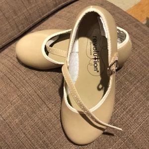 Tan revolution tap shoes size 13.5 - like new